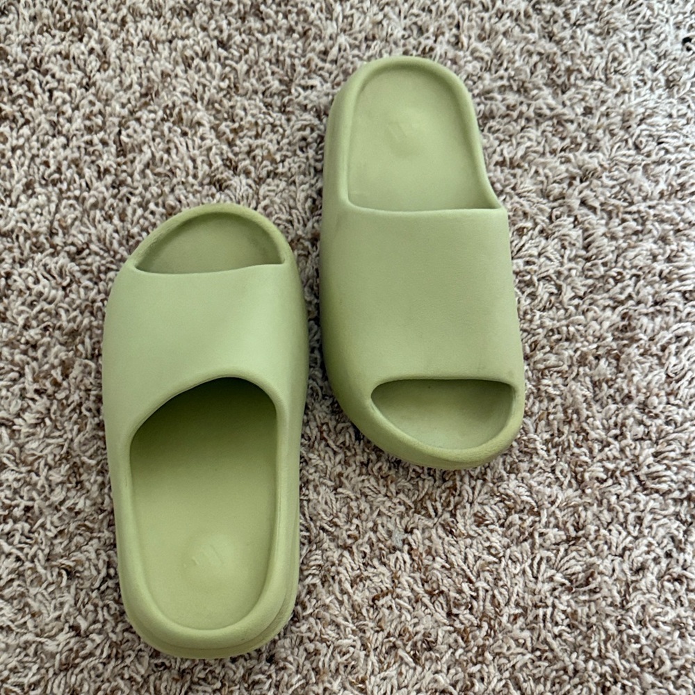 Yeezy Kids Sandals in Light Green